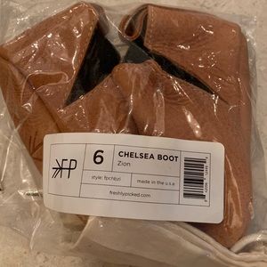 Zion chealsea boot
